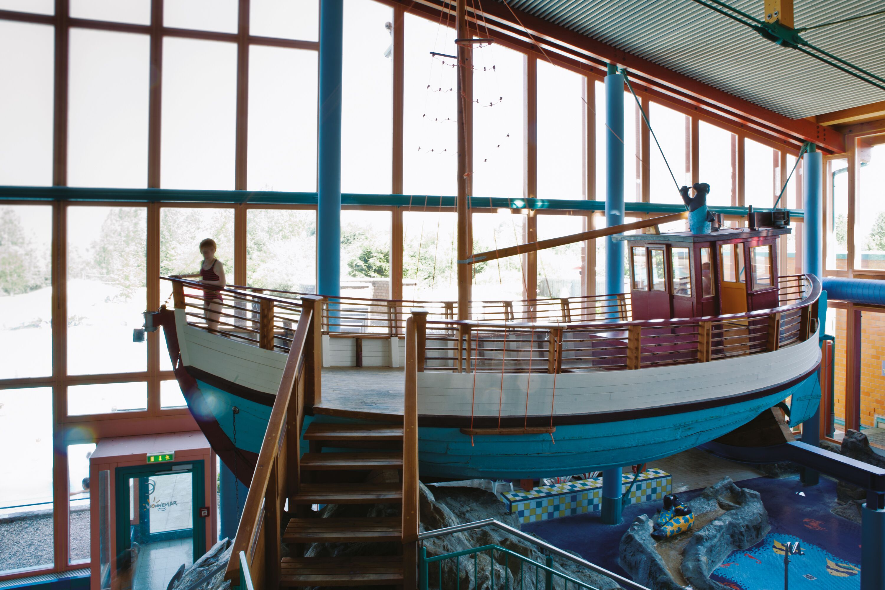 5 indoor pools, outdoor pool