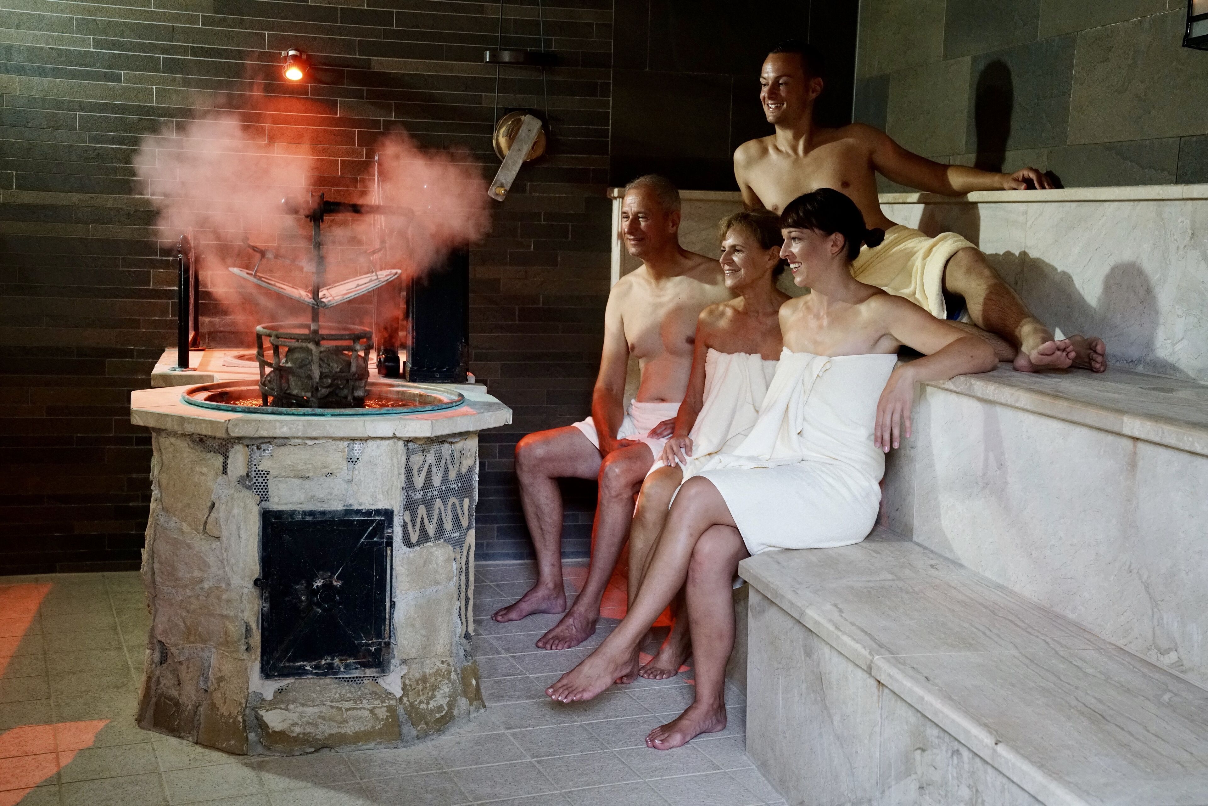sauna, hot tub, steam room, turkish bath/hammam, body treatments