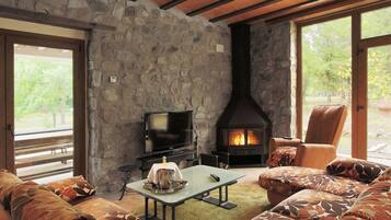 Villa, 3 Bedrooms, Terrace | Premium bedding, in-room safe, desk, blackout drapes