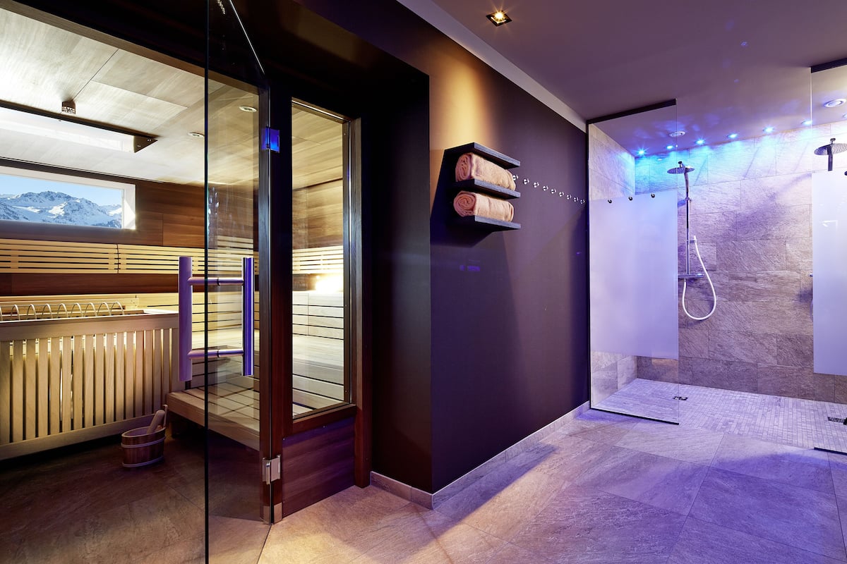 sports massages, reflexology