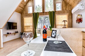 Villa (Tail A, Duplex) | In-room dining - Browncabin Pension (Jeju City)