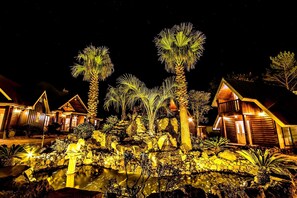 Front of property - evening/night - Browncabin Pension (Jeju City)