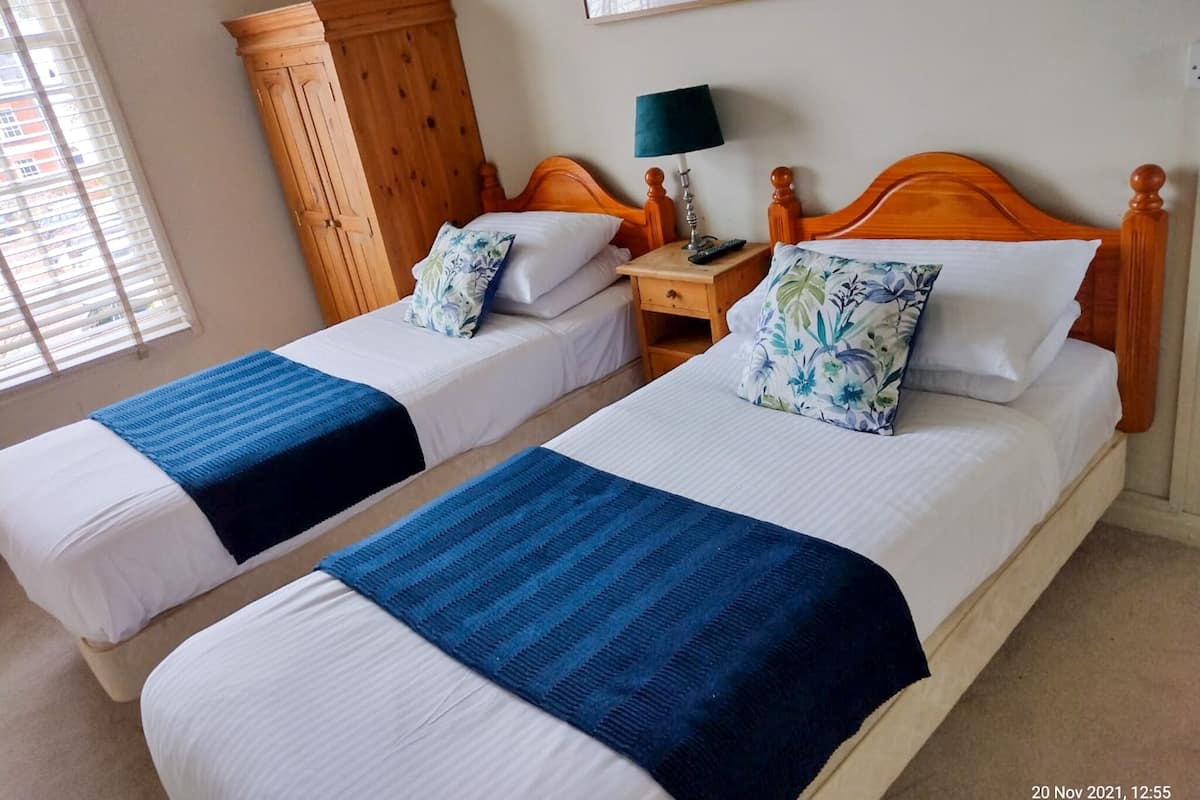Twin Room, Shared Bathroom | 1 bedroom