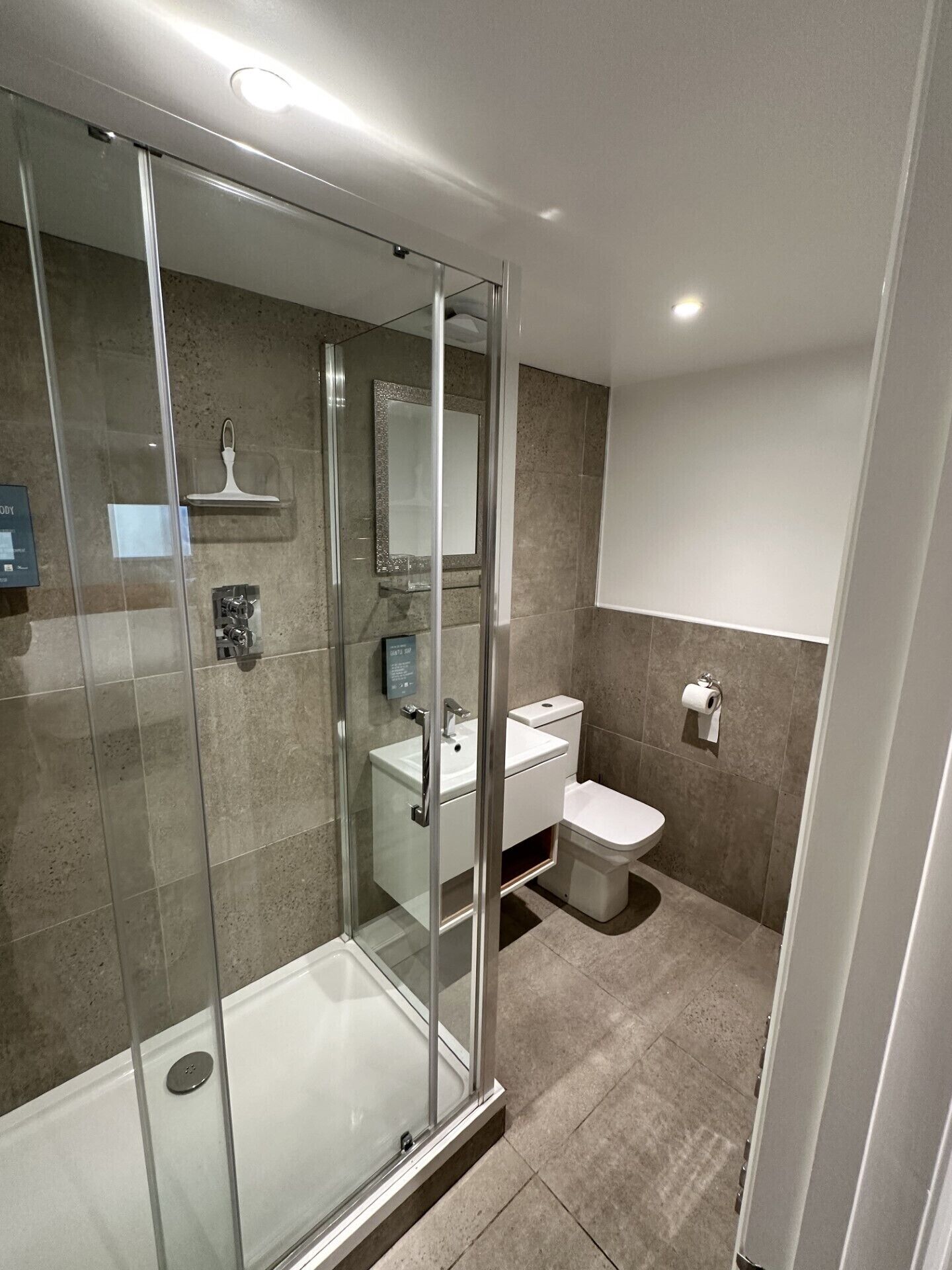 studio, ensuite | bathroom