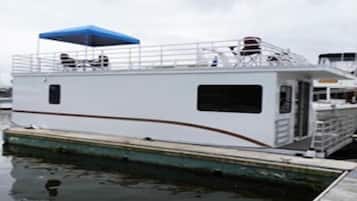 Family House, 2 Bedrooms, Kitchen, Harbour View | Exterior