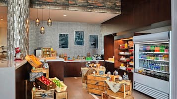 Se ofrece un desayuno completo todos los días (por un coste adicional)