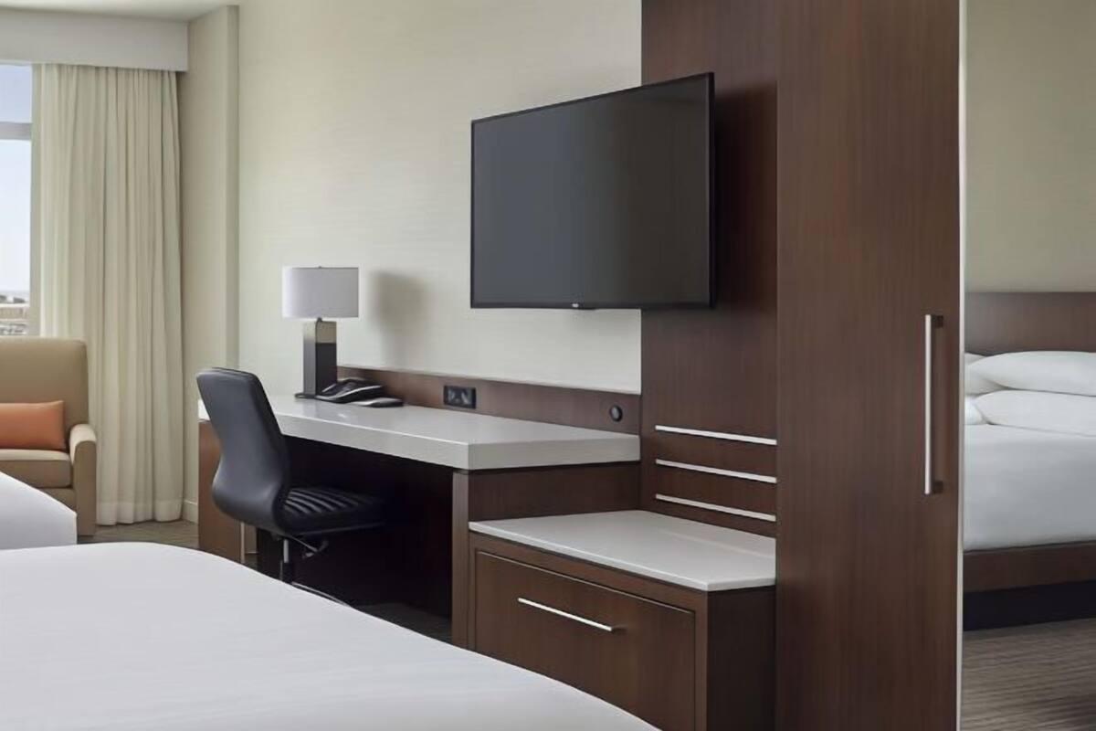 1 bedroom, premium bedding, down comforters, in-room safe