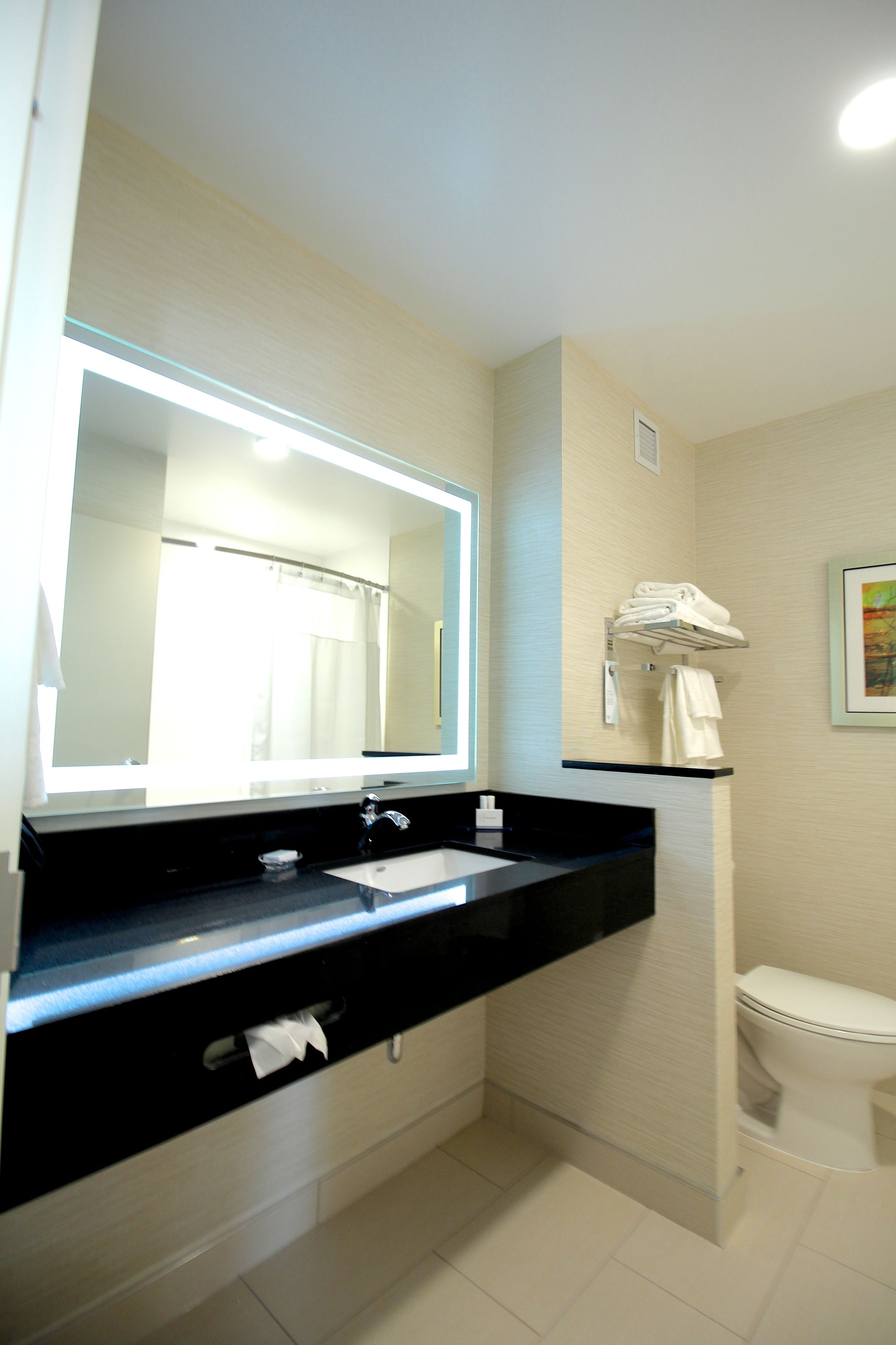 room, 2 queen beds, non smoking | bathroom | free toiletries, hair dryer, towels