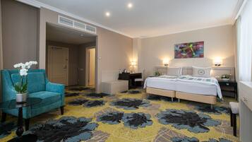 Minibar, in-room safe, desk, soundproofing