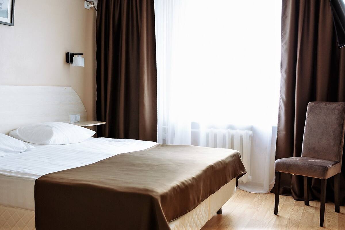 Standard Single Room | In-room safe, desk, iron/ironing board, free rollaway beds