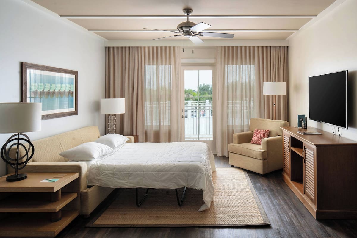 Egyptian cotton sheets, premium bedding, in-room safe