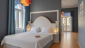 Hypo-allergenic bedding, blackout curtains, iron/ironing board