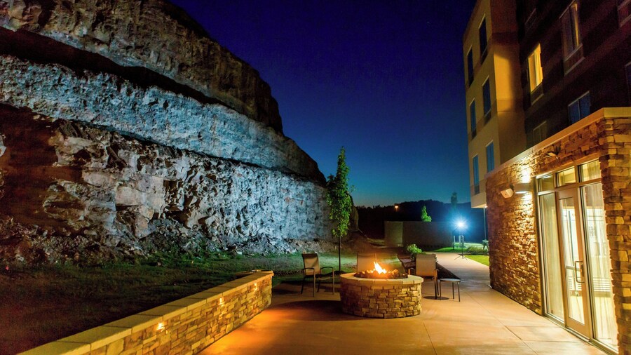 Fairfield Inn & Suites Cambridge