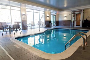 Una piscina cubierta
