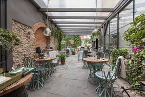 Terrace/patio - Cathedral Prague Apartments (Prague)