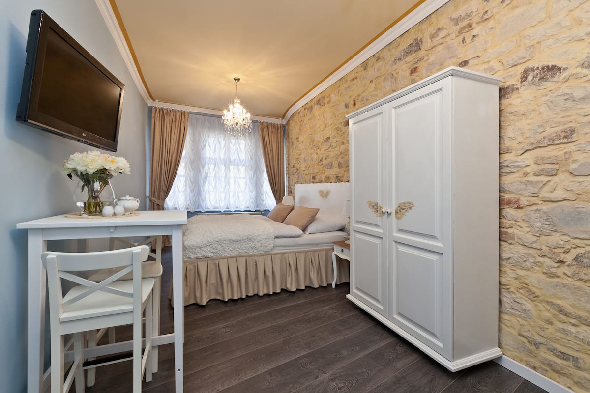 Executive studio (2 Adults) | Hypoallergeen beddengoed, een kluis op de kamer