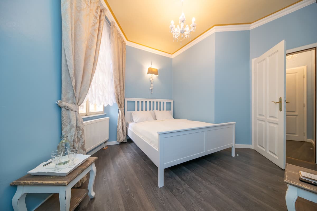 Standaard tweepersoonskamer (2 Adults) | Hypoallergeen beddengoed, een kluis op de kamer