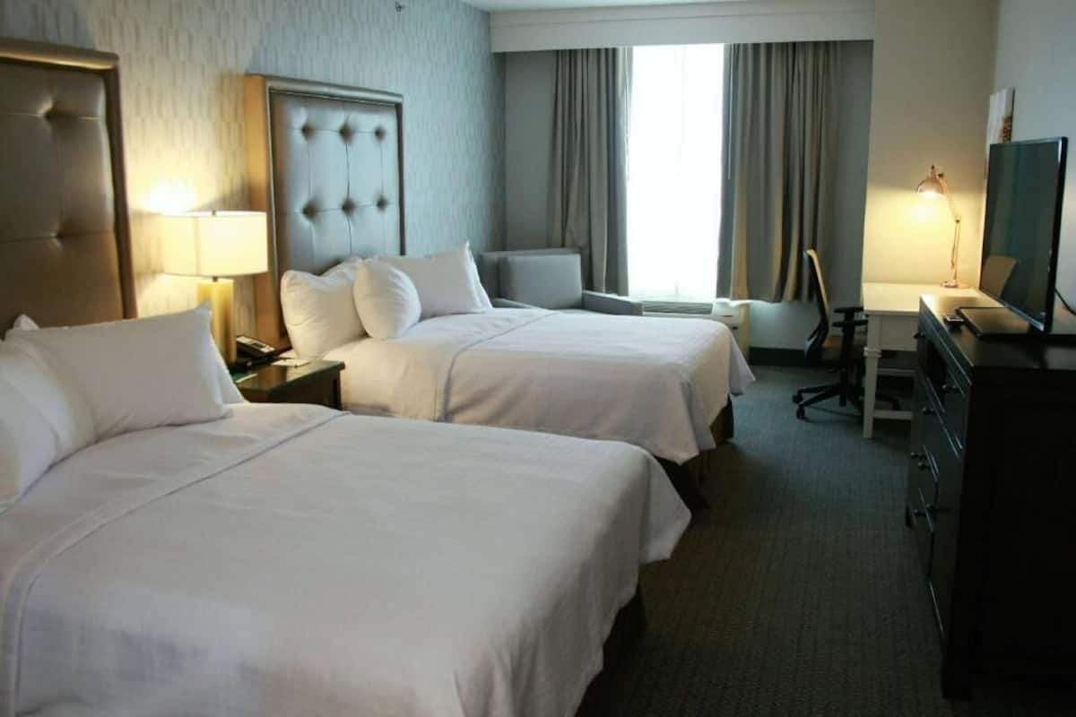 Premium bedding, in-room safe, desk, laptop workspace