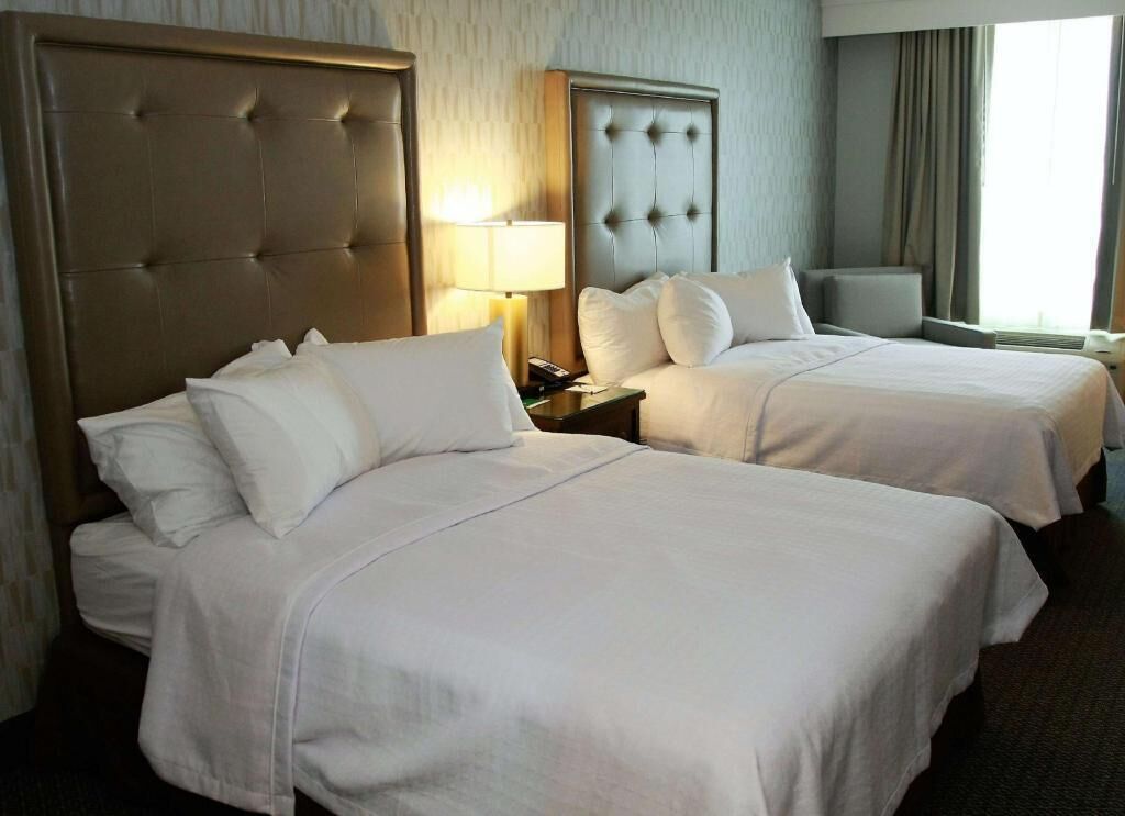 Premium bedding, in-room safe, desk, laptop workspace