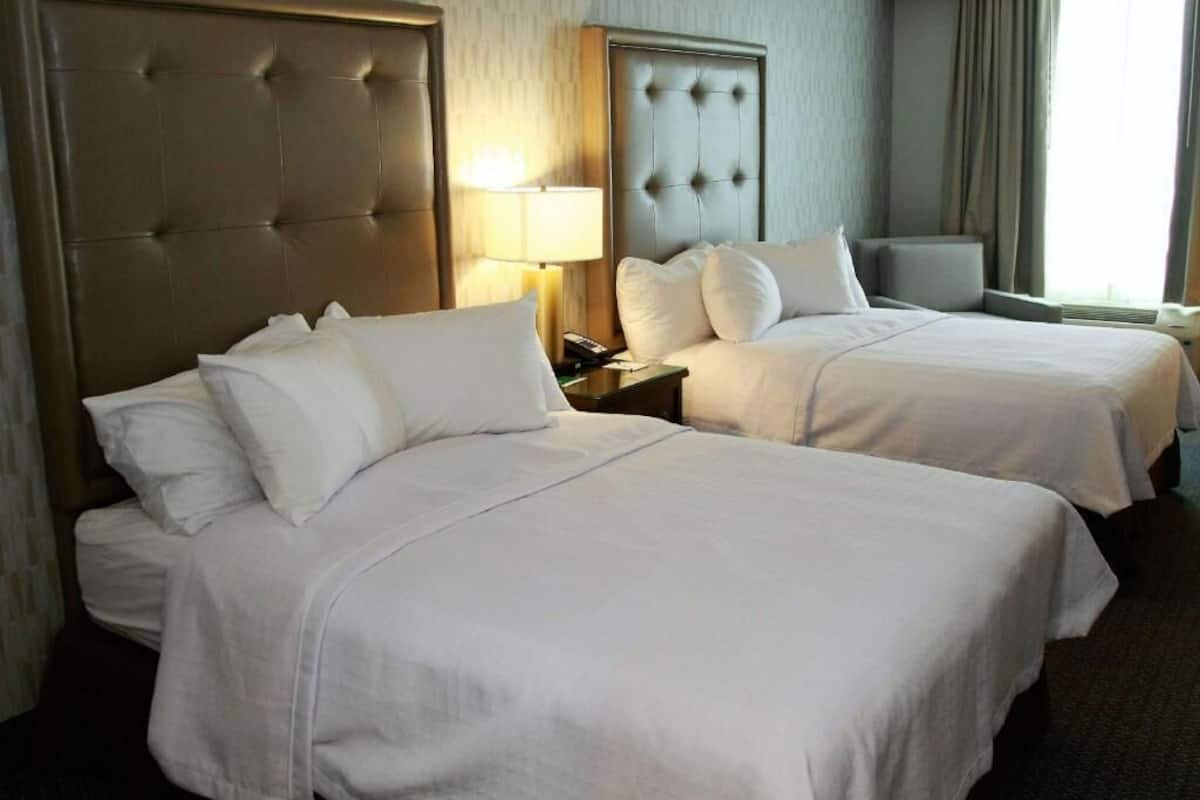 Premium bedding, in-room safe, desk, laptop workspace