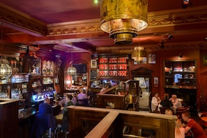 2 bars/lounges - Kilkenny Hibernian Hotel (Kilkenny)