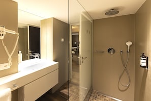 Deluxe Suite (I) | Bathroom