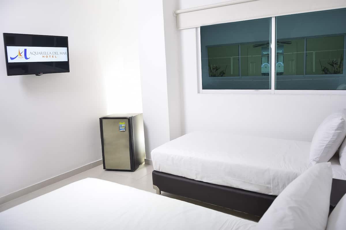 Minibar, safe på rommet, strykejern/-brett og wi-fi (inkludert)