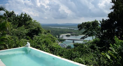 Banana Leaf Eco Hostel