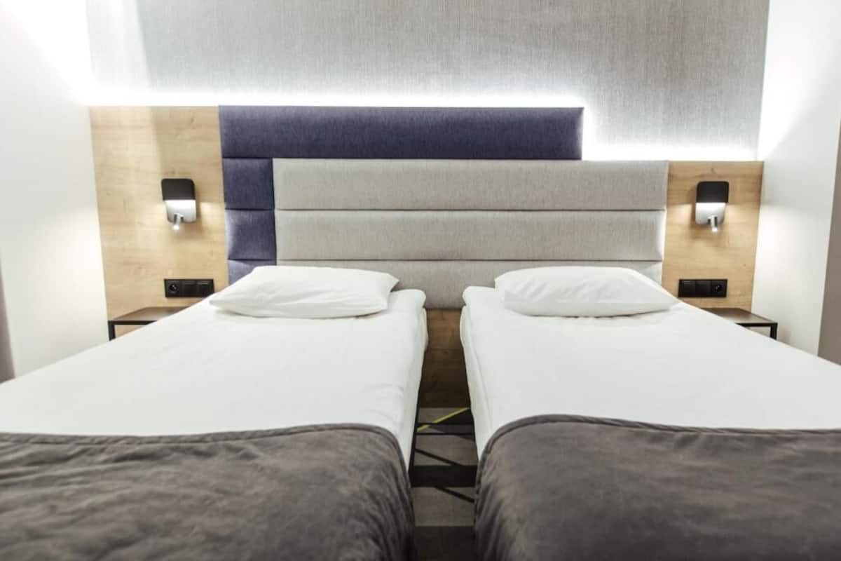 Superior Double Room with Airport View | In-room safe, desk, soundproofing, iron/ironing board (on request)