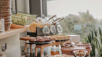 Daily buffet breakfast for a fee
