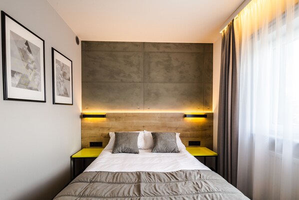 In-room safe, desk, soundproofing, iron/ironing board