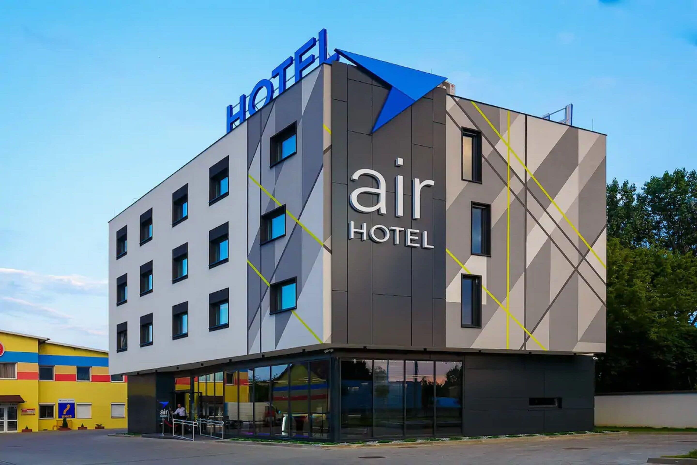 Photo - Air Hotel
