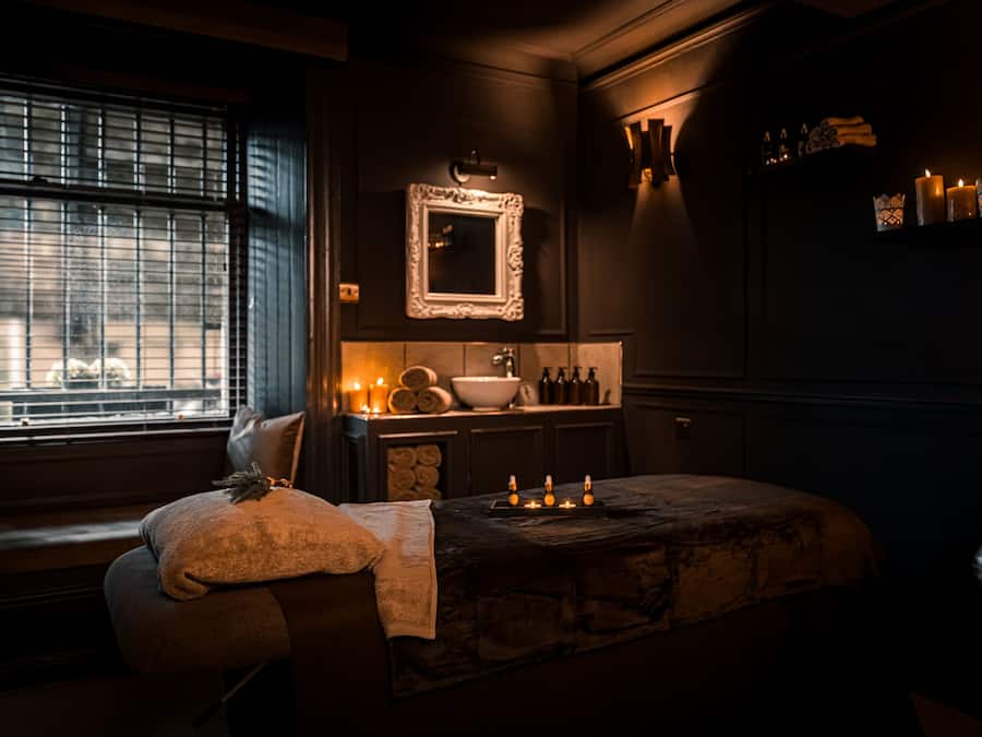 Soins d'aromathérapie, massages aux pierres chaudes