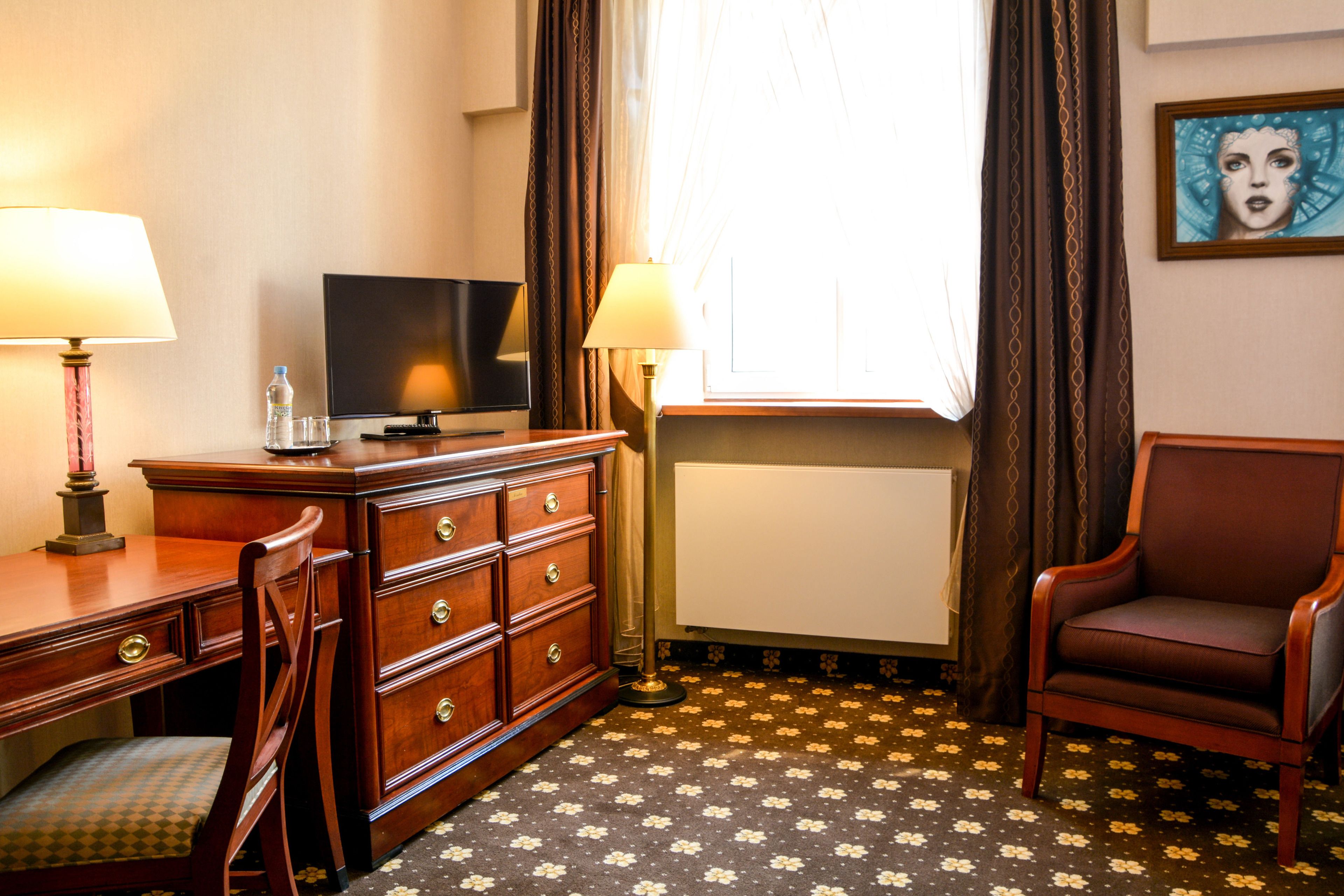 single room | room amenity