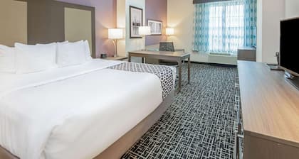 La Quinta Inn & Suites by Wyndham Weatherford OK