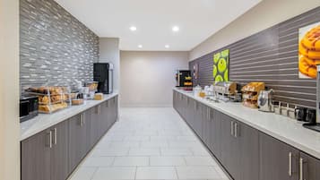 Free daily continental breakfast