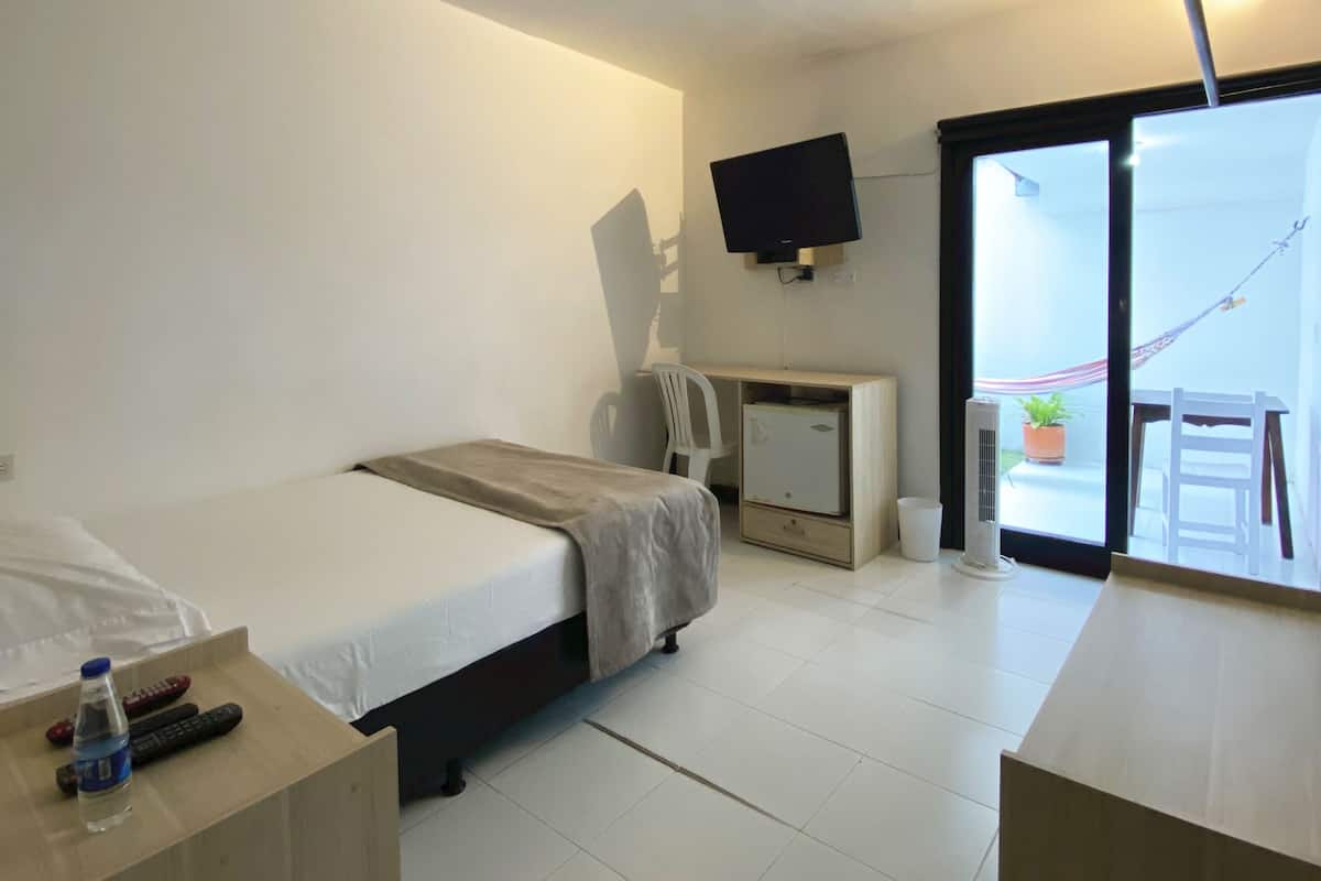 Single Room, Patio