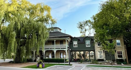 The Little Inn of Bayfield