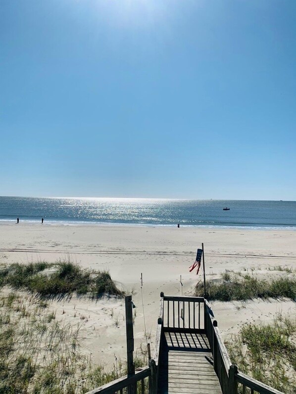 House, 4 Bedrooms | Beach