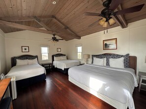 Habitación, varias camas | Ropa de cama