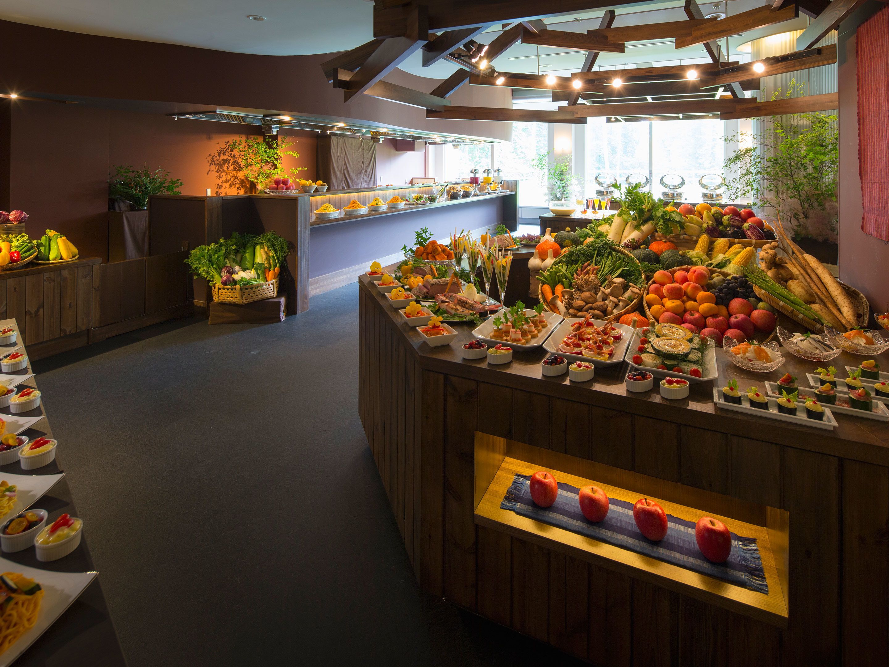 Daily buffet breakfast (JPY 1500 per person)