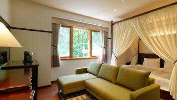 Double Room, Non Smoking | In-room safe, desk, free WiFi, bed sheets