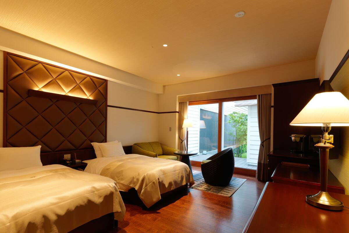 In-room safe, desk, free WiFi, bed sheets