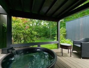 Quarto duplo (Open-air Bath) | Banheiro | Produtos de toalete grátis, secador de cabelo, chinelos 
