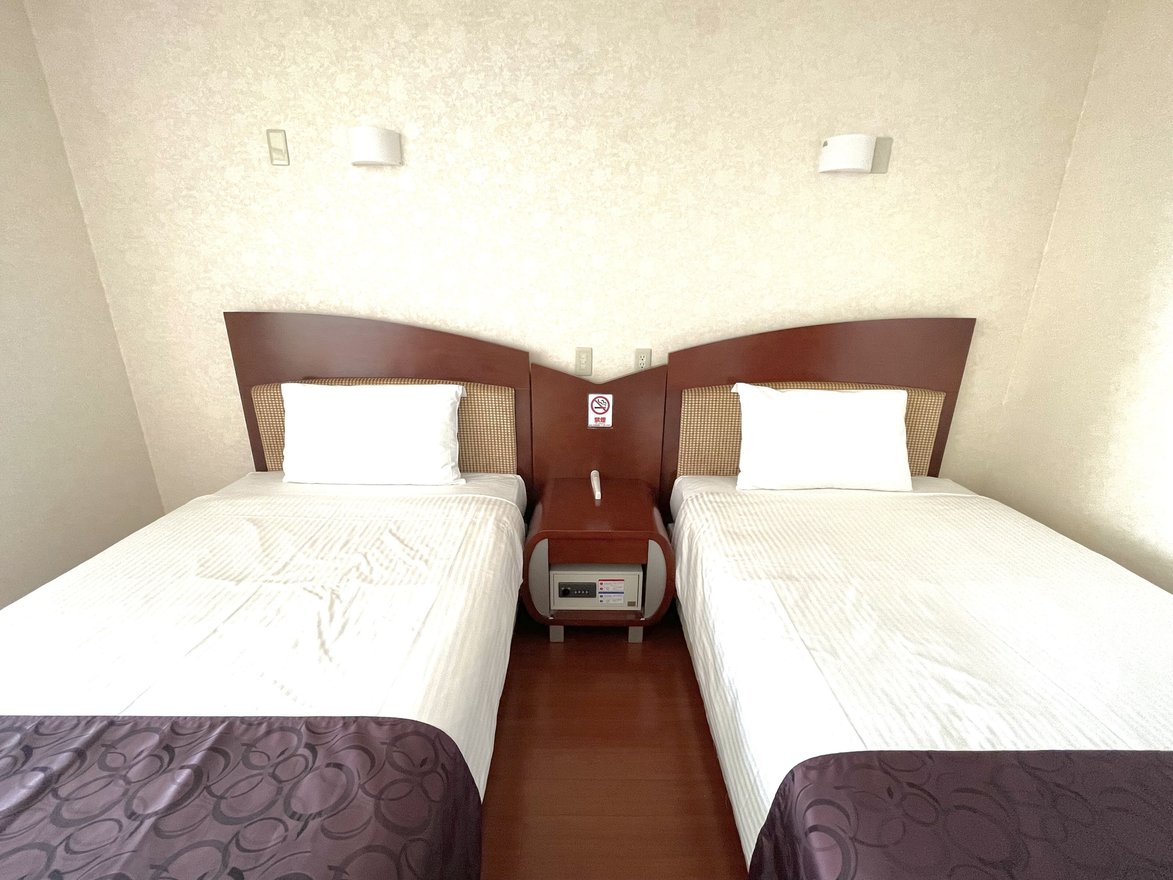 in-room safe, desk, free wifi, bed sheets