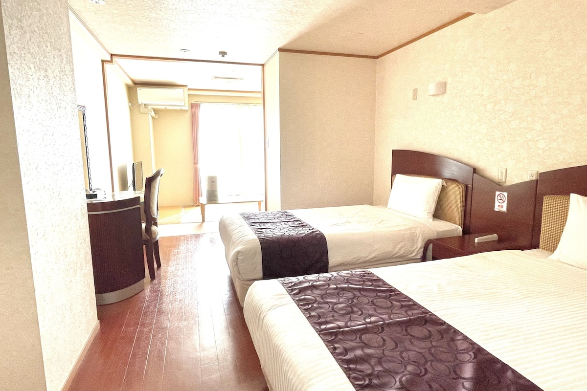 in-room safe, desk, free wifi, bed sheets