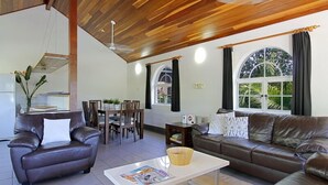House, 3 Bedrooms | Living area | Flat-screen TV, DVD player - A PERFECT STAY - Clarkes Beach Villa (Byron Bay)