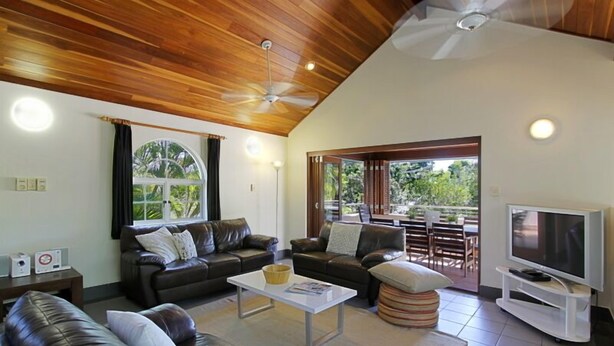 House, 3 Bedrooms | Living area | Flat-screen TV, DVD player - A PERFECT STAY - Clarkes Beach Villa (Byron Bay)