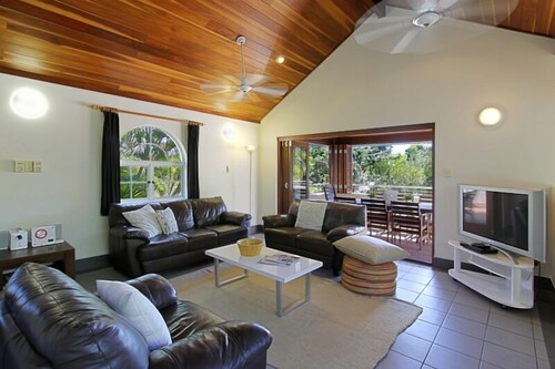A PERFECT STAY - Clarkes Beach Villa