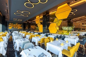 4 restaurants, breakfast served - Bosphorus Sorgun Hotel - All Inclusive (Manavgat)